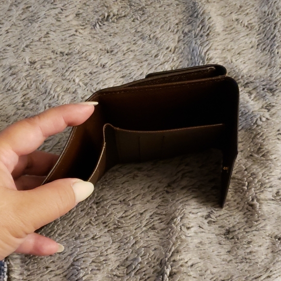 Louis Vuitton Wallet - Picture 5 of 16